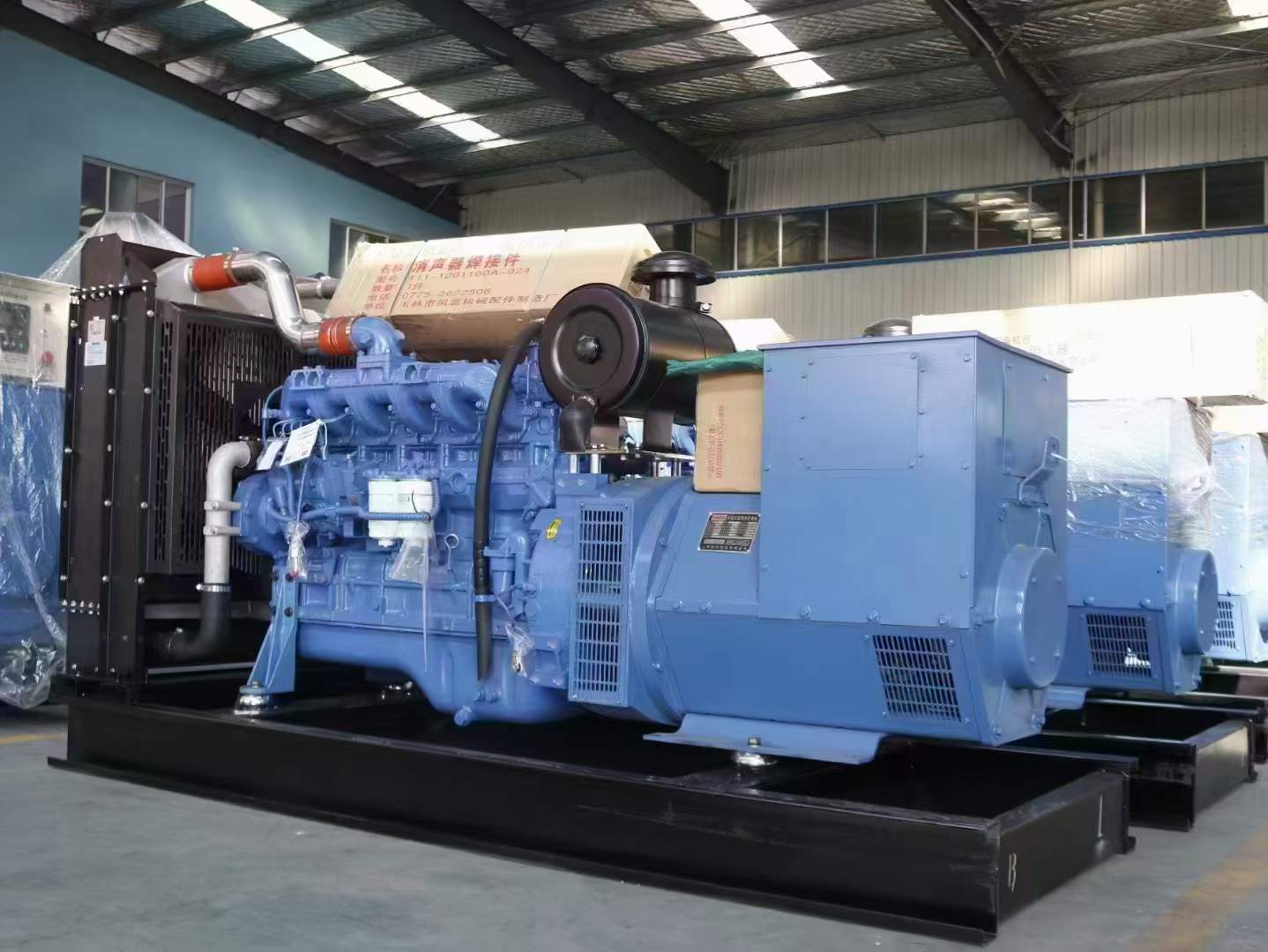 沉湖管委会800kw柴油发电机带多少电流？