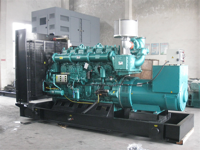 沉湖管委会200KW 柴油发电机的油耗是多少?