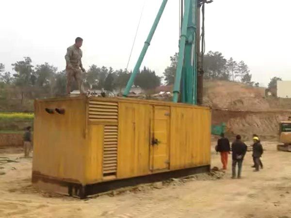 沉湖管委会如何判断水冷式机油散热器密封件是否需要更换?